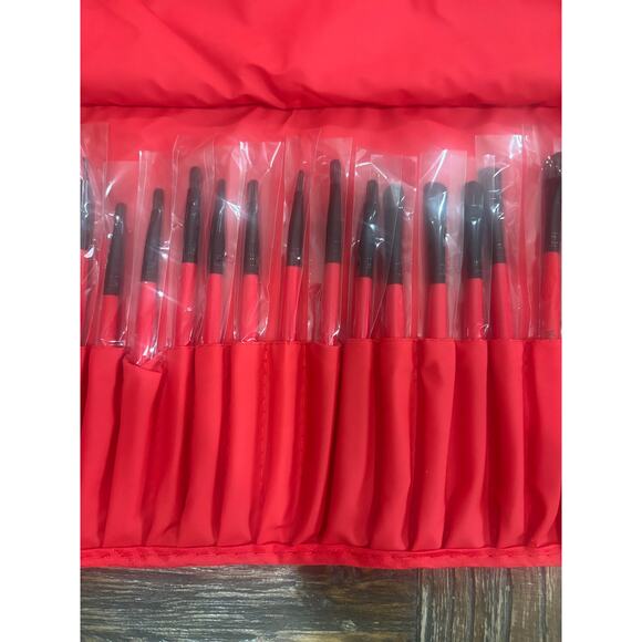 High quality, Professional Make Up Brush Traveling Kit - Picture 7 of 8